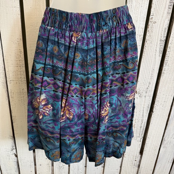 Vintage 80s Petite Sophisticate Pleated Bermuda Shorts Size Small Boho Whimsy - Picture 5 of 9